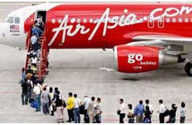 Air Asia Indonesia Beri Beasiswa 20 Mahasiswa STPI Curug